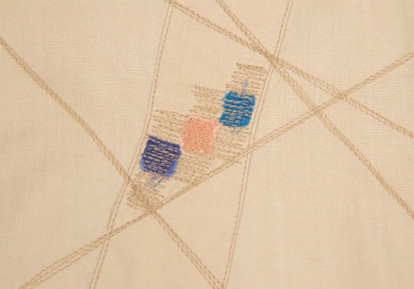イッセイミヤケハートISSEY MIYAKE HaaT 刺繍ステッチデザインシャツ ベージュ2 K-85064_015