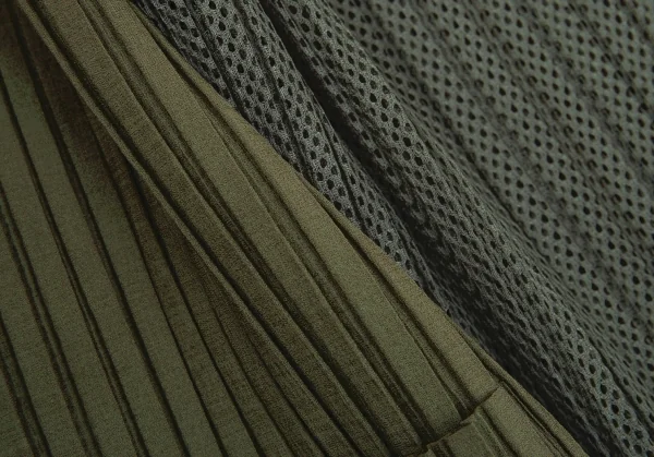 イッセイミヤケISSEY MIYAKEバックメッシュ切替プリーツジレベスト カーキM K-86542_011