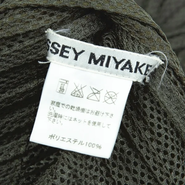 イッセイミヤケISSEY MIYAKEバックメッシュ切替プリーツジレベスト カーキM K-86542_013