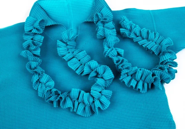 イッセイミヤケISSEY MIYAKE フリル装飾ボックスプリーツカットソー ターコイズ2 K-86608_005