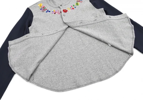 トリココムデギャルソンtricot COMME des GARCONS ネックフラワー刺繍袖切替カーディガン グレーM位 K-86754_011