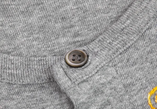 トリココムデギャルソンtricot COMME des GARCONS ネックフラワー刺繍袖切替カーディガン グレーM位 K-86754_006