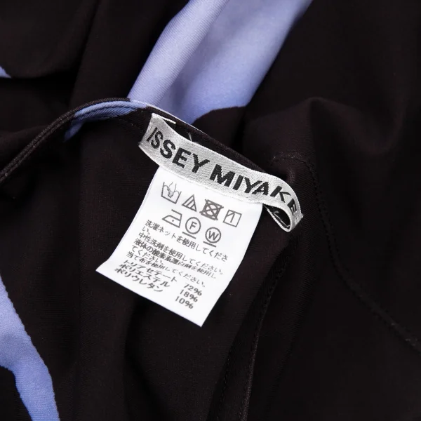 イッセイミヤケISSEY MIYAKE ひび割れプリントアシンメトリーノースリーブ 黒2 K-86997_016