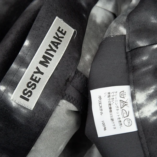 イッセイミヤケ ISSEY MIYAKE プリント裾ジップストレッチテーパードパンツ グレー3 K-87604_014