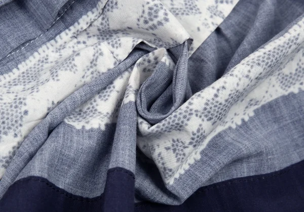 トリココムデギャルソンtricot COMME des GARCONS レースプリント裏使いティアードタックラップスカート 紺フリー K-87930_013