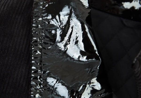 コムデギャルソン オムCOMME des GARCONS HOMME エナメルレザー衿コーデュロイキルトジップハーフコート 黒M K-88052_005