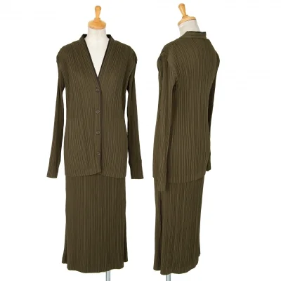 イッセイミヤケ ホワイトレーベルISSEY MIYAKE WHITE LABEL パイピングプリーツノーカラーセットアップ カーキ