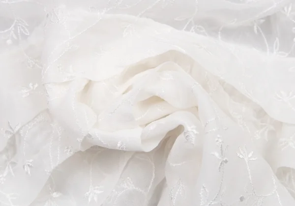 トリココムデギャルソンtricot COMME des GARCONS エンブロイダリーシフォンティアードノースリーブ 白S K-88810_013