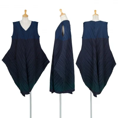 イッセイミヤケISSEY MIYAKE ボーダーステッチノースリーブワンピース