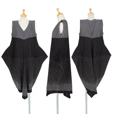 イッセイミヤケISSEY MIYAKE ボーダーステッチノースリーブワンピース
