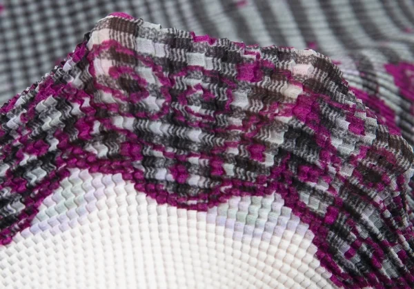 イッセイミヤケ ミーISSEY MIYAKE me チェックフラワープリントボックスプリーツハイネックカットソー グレー他M位 K-89093_012