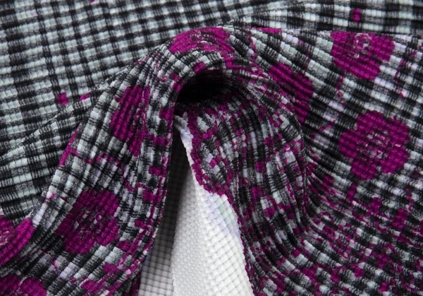 イッセイミヤケ ミーISSEY MIYAKE me チェックフラワープリントボックスプリーツハイネックカットソー グレー他M位 K-89093_013