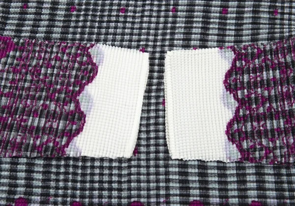 イッセイミヤケ ミーISSEY MIYAKE me チェックフラワープリントボックスプリーツハイネックカットソー グレー他M位 K-89093_005