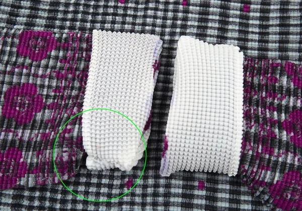 イッセイミヤケ ミーISSEY MIYAKE me チェックフラワープリントボックスプリーツハイネックカットソー グレー他M位 K-89093_006