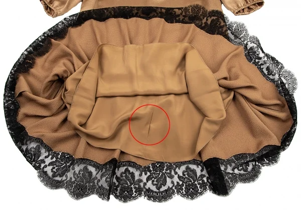 ドルチェ&ガッバーナDOLCE&GABBANA クレープレース切替デザインラウンドカラーワンピース モカゴールド42 K-89127_010