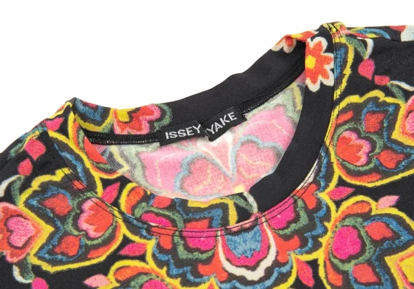 イッセイミヤケISSEY MIYAKE フラワープリントストレッチTシャツ 黒ピンク2 K-89695_003