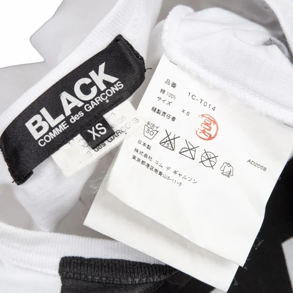ブラックコムデギャルソンBLACK COMME des GARCONS トロンプルイユロゴプリントTシャツ 白黒XS K-89787_014