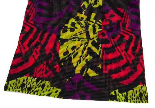 イッセイミヤケ ミーISSEY MIYAKE me マルチプリントボックスプリーツTシャツ 黒マルチM位 K-89802_005