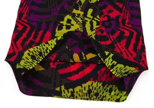 イッセイミヤケ ミーISSEY MIYAKE me マルチプリントボックスプリーツTシャツ 黒マルチM位 K-89802_006