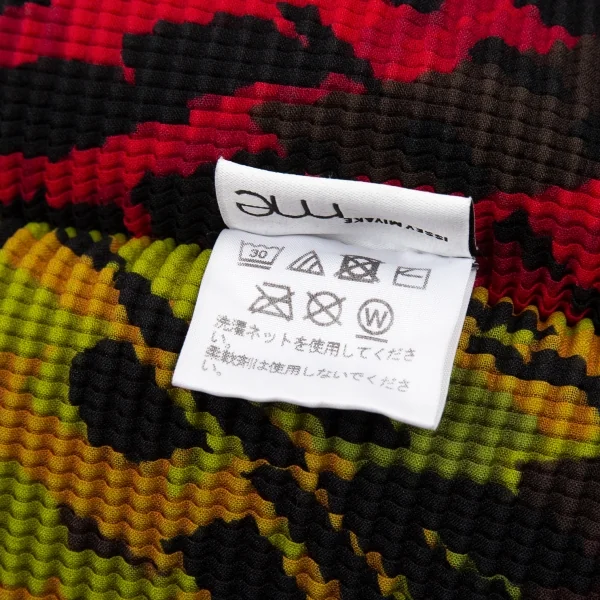 イッセイミヤケ ミーISSEY MIYAKE me マルチプリントボックスプリーツTシャツ 黒マルチM位 K-89802_013