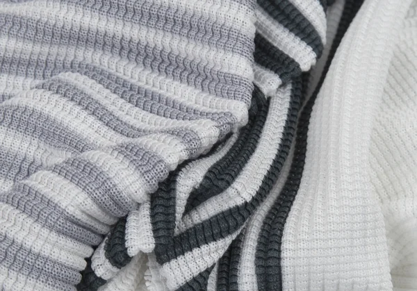 イッセイミヤケ ミーISSEY MIYAKE me フロントボーダーメッシュプリーツハイネックノースリーブ 白深緑M位 K-90084_013