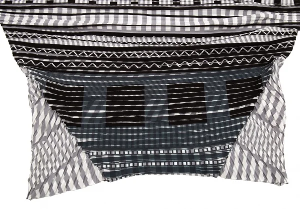 イッセイミヤケISSEY MIYAKE プリント五分袖チュニック 白黒グレーM位 K-91416_008