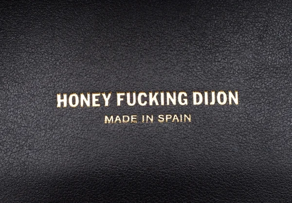 新品!ハニー ファッキング ディジョンHoney Fucking Dijon エンボスロゴラウンドジップウォレット 長財布 黒 K-91532_017