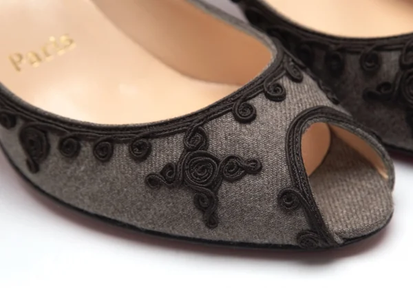 クリスチャンルブタンChristian Louboutin オープントゥ刺繍デザインパンプス グレー38 1/2(24.5) K-91565_004
