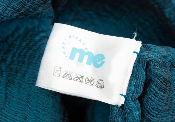 イッセイミヤケ ミーISSEY MIYAKE me スクエア刺繍プリーツセットアップ 水色F K-92171_010