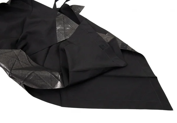 イッセイミヤケISSEY MIYAKE 132 5. 箔プリントデザインノースリーブ 黒S位 K-92266_010
