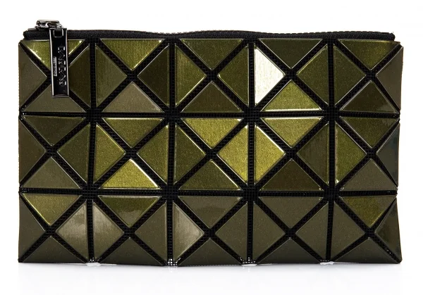 バオバオ イッセイミヤケ BAO BAO ISSEY MIYAKE 3×5ルーセントプリズムフラットポーチ メタリックカーキ K-92637_002