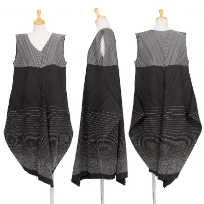 イッセイミヤケISSEY MIYAKE ボーダーステッチノースリーブワンピース