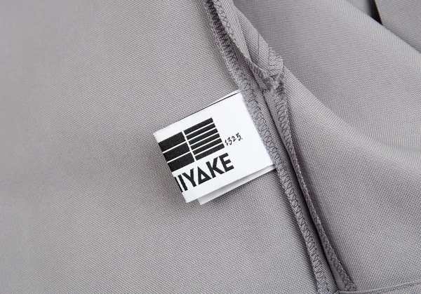 イッセイミヤケISSEY MIYAKE 132 5. スクエアドルマンワイドトップス グレー3 K-93307_013