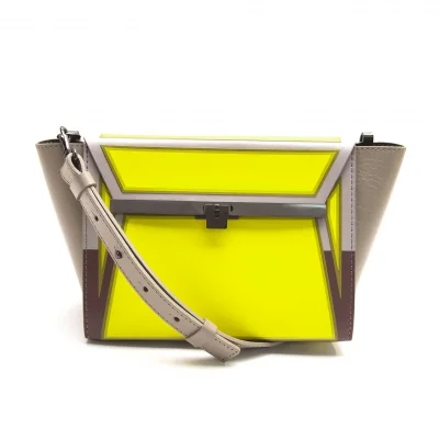 イッセイミヤケISSEY MIYAKE GUSTON ガストン ジオメトリックラインプリントレザーショルダーバッグ