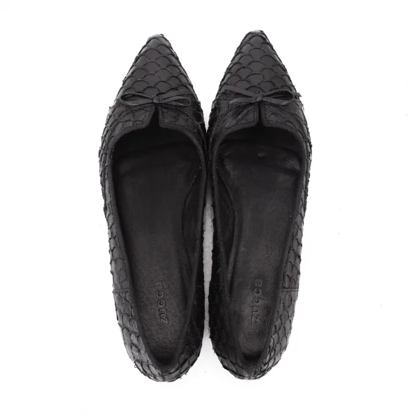 ズッカzucca スケールレザーポインテッドトゥシューズ 黒M(24位) K-93436_011