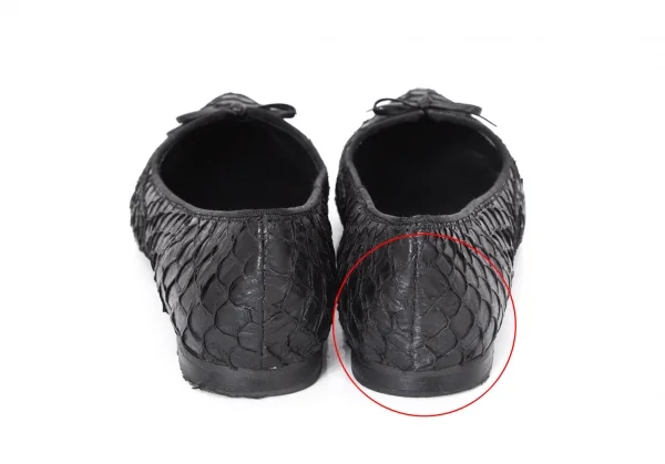 ズッカzucca スケールレザーポインテッドトゥシューズ 黒M(24位) K-93436_008