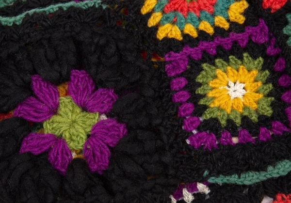 キャピタルKAPITAL レース編みニットネックウォーマー 黒マルチ K-93696_005