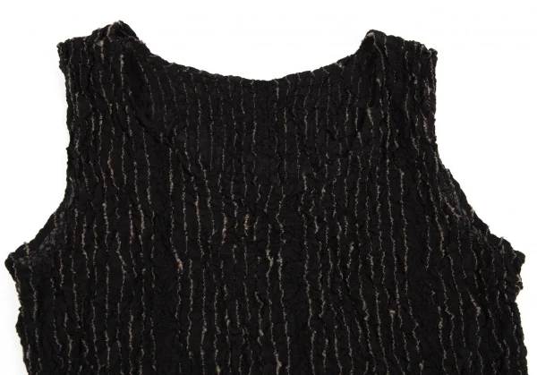イッセイミヤケミーISSEY MIYAKE me ストライプ刺繍シワ加工タンクトップ 黒F K-93719_003