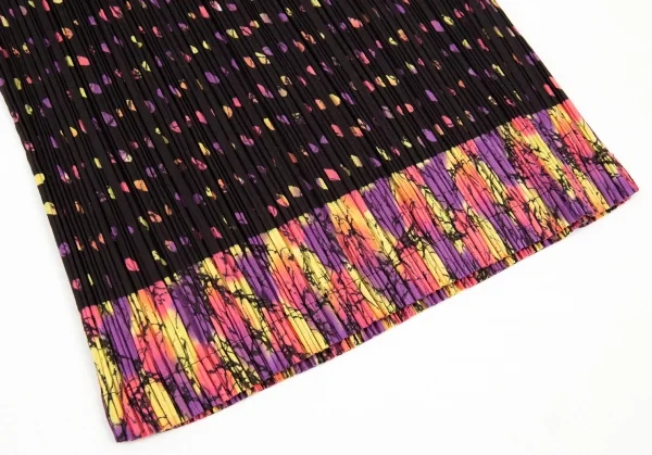 イッセイミヤケ フェットISSEY MIYAKE FETE ドットグラフィックプリントプリーツタンクトップ 黒マルチ2 K-94106_007