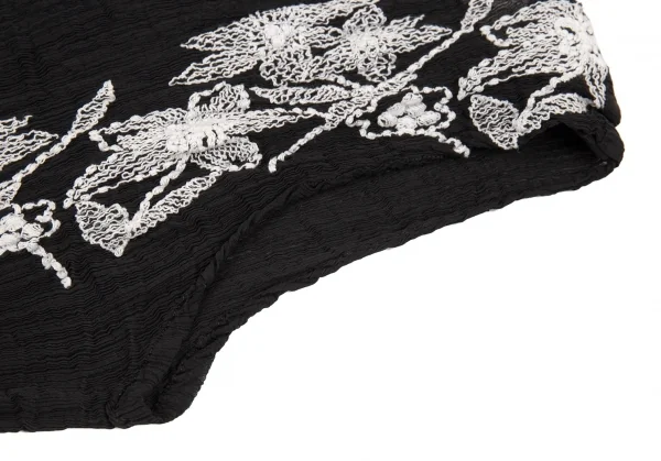 イッセイミヤケミーISSEY MIYAKE me 花刺繍クレープタンクトップ 黒F