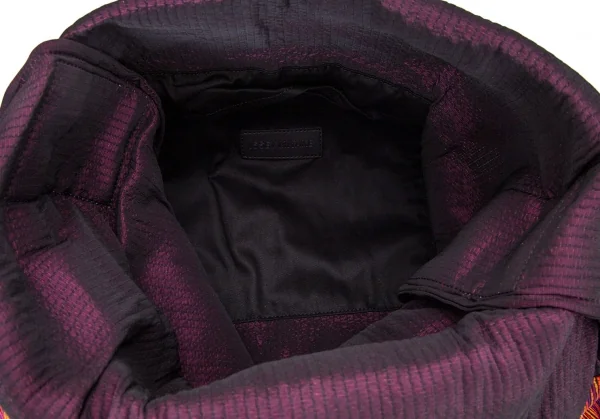 イッセイミヤケISSEY MIYAKE レインボーストライプショルダーバッグ マルチ K-94326_011