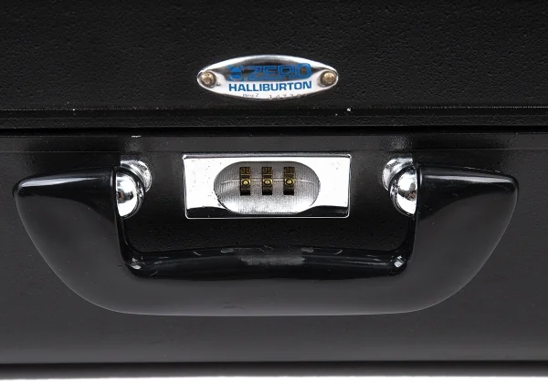 ゼロハリバートンZERO HALLIBURTON メタルアタッシュケース 黒 K-94359_012