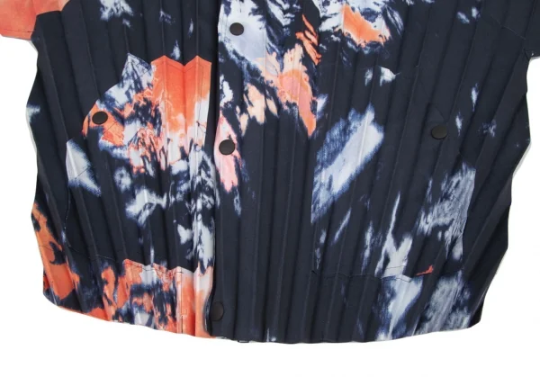 オムプリッセ イッセイ ミヤケHOMME PLISSE ISSEY MIYAKE ブリーチプリントプリーツジップアップブルゾン 紺他1 K-94644_010