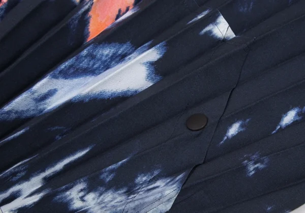 オムプリッセ イッセイ ミヤケHOMME PLISSE ISSEY MIYAKE ブリーチプリントプリーツジップアップブルゾン 紺他1 K-94644_011