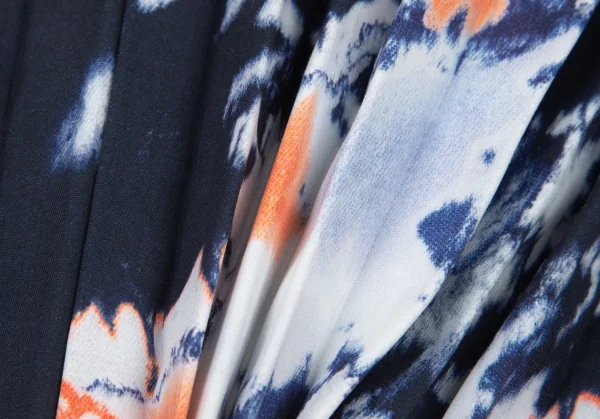 オムプリッセ イッセイ ミヤケHOMME PLISSE ISSEY MIYAKE ブリーチプリントプリーツジップアップブルゾン 紺他1 K-94644_016