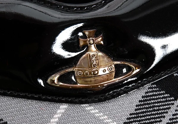 ヴィヴィアンウエストウッドVivienne Westwood タータンチェックハンドバッグ 黒グレー K-95701_002